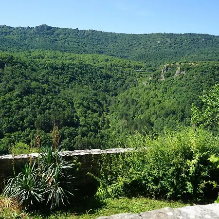 L'oustal Du Larzac, En Aveyron La Bastide-Pradines