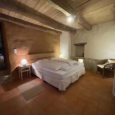 L'oustal Du Larzac, En Aveyron Nyaraló