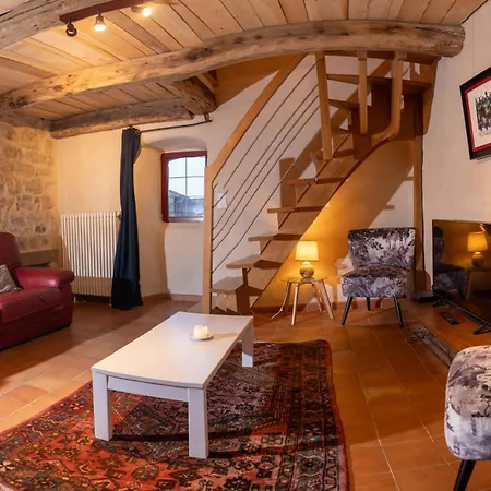 L'oustal Du Larzac, En Aveyron * La Bastide-Pradines