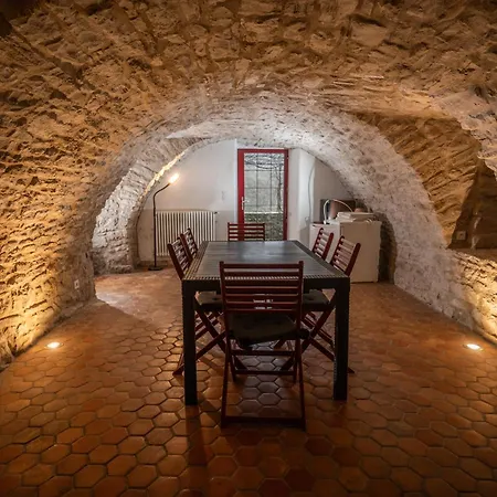 L'oustal Du Larzac, En Aveyron * La Bastide-Pradines