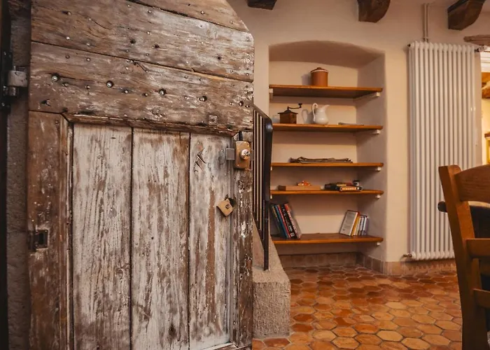 L'oustal Du Larzac, En Aveyron * La Bastide-Pradines