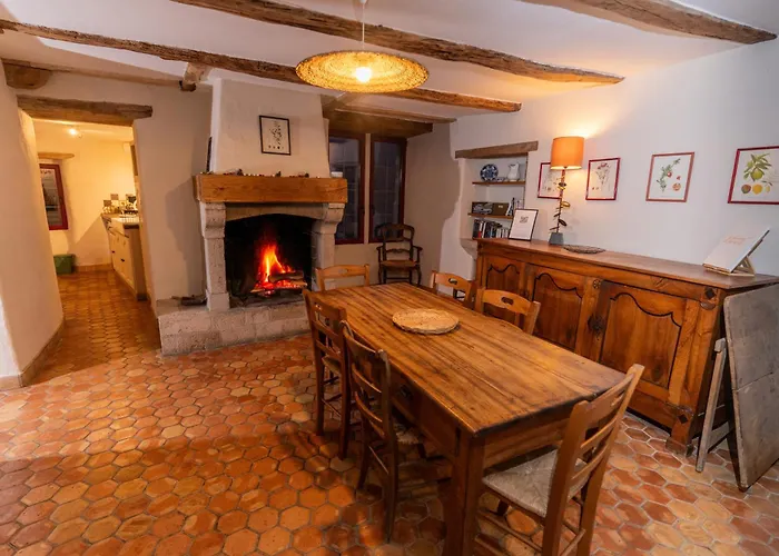 L'oustal Du Larzac, En Aveyron La Bastide-Pradines