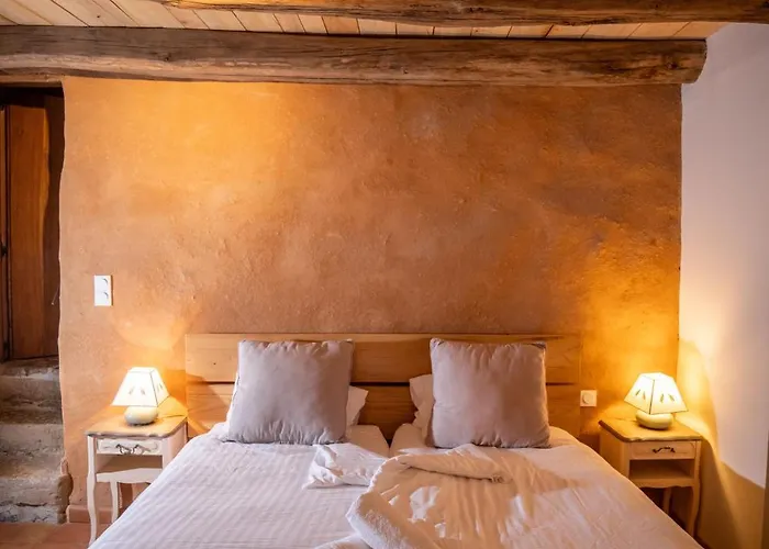 L'oustal Du Larzac, En Aveyron Feriehus