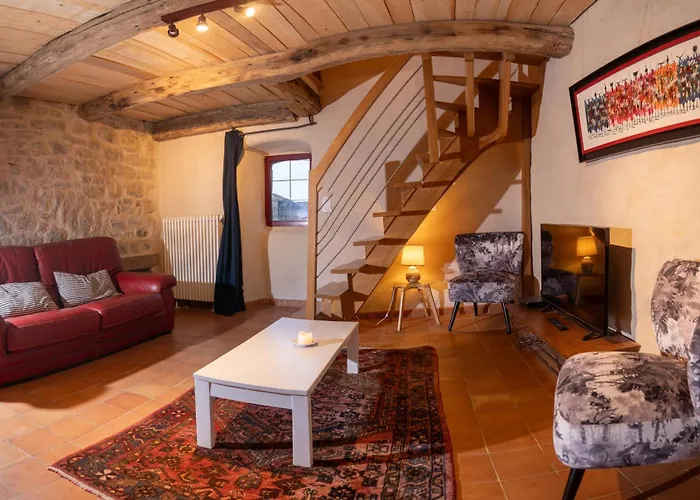 L'oustal Du Larzac, En Aveyron * La Bastide-Pradines